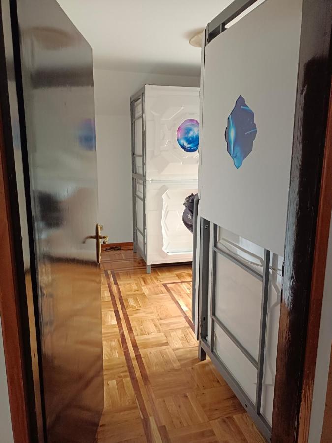 Panda Victor Space Capsule Hostel-Neo Nomad Beograd Bagian luar foto