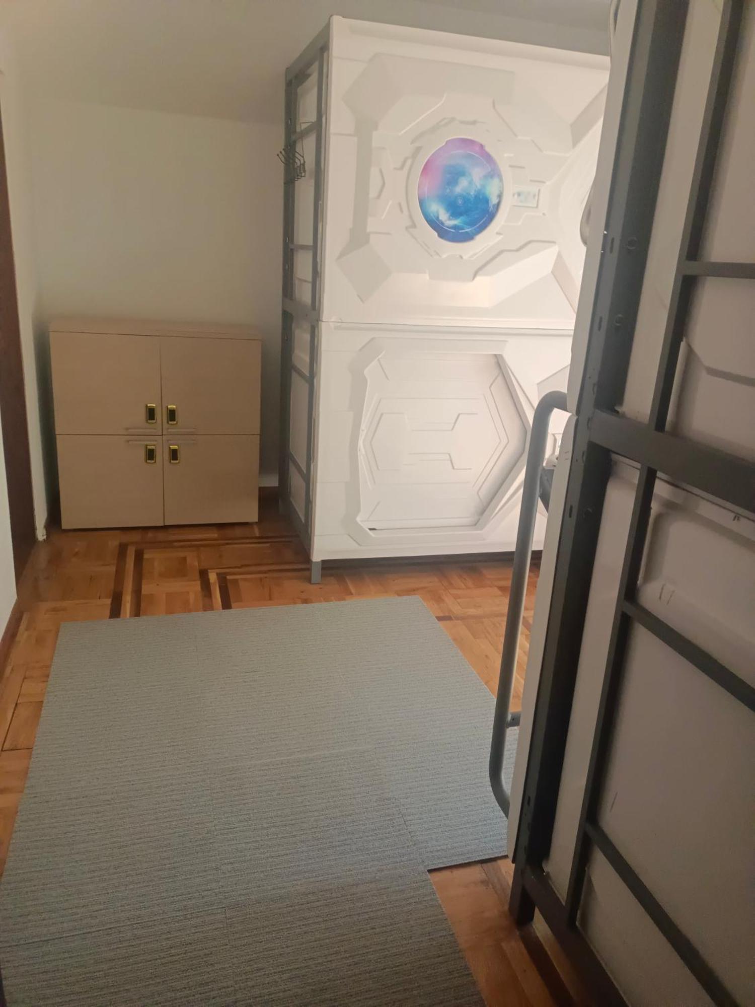Panda Victor Space Capsule Hostel-Neo Nomad Beograd Bagian luar foto
